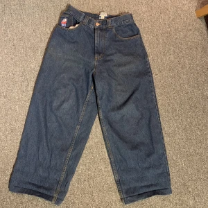 Polar big boys  - Tjena, jag säljer ett par polar big boys som är i väldigt fint skick. Dom är också lite insydda    i midjan.