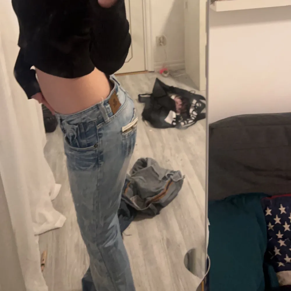 Det här är riktiga Lågmidjade jeans från usa😘. Jeans & Byxor.