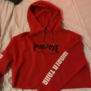 Magtröja - Storleken på tröjan är M men är som S. 