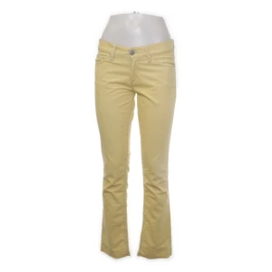 Isabel Marant jeans - Lågmidjade jeans från Isabel Marant. Ganska små i storlek, jag brukar ha 34. 