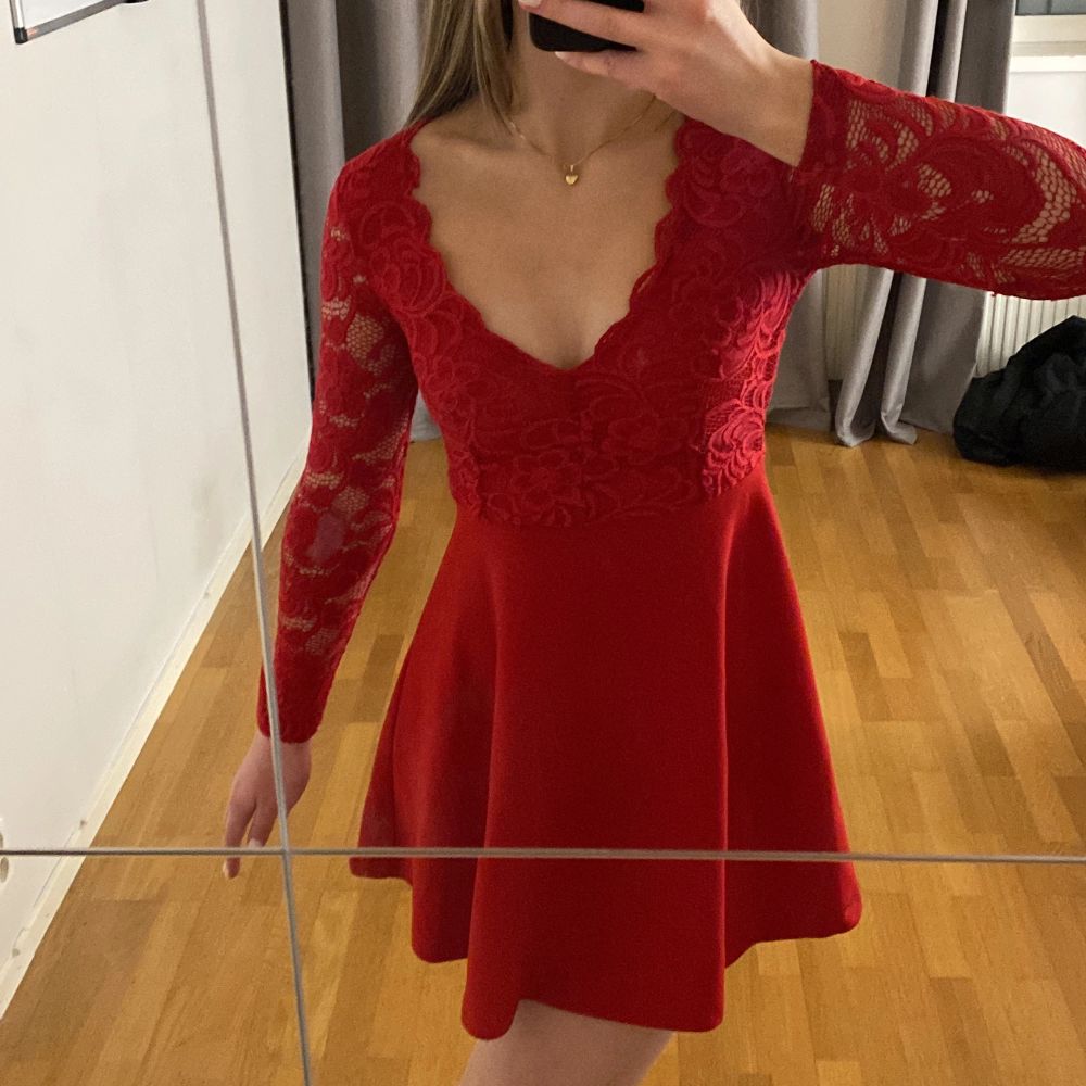 Röd klänning, använd en gång ❤️. Klänningar.