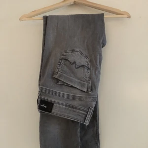 Pepe jeans - Ett par äkta pepe jeans som är köpt på zalando. Nypris 750❤️‍🔥 betalning sker via Swish 