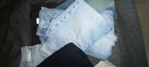 Jeans - Jeans, olika storlekar, färg  och form. 