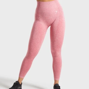 Gymshark träningstights  - Träningstights från gymshark i rosa färg  Använda en gång så de är som nya. Storlek M 