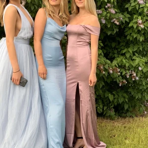 Balklänning - Säljer mina balklänning från förra året, endast använd en gång💗💗