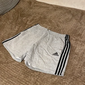Adidas shorts  - Adidas shorts 6/10 skick