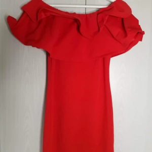 Kort klänning  - Kort stretschigaklänning. Använd 1 gång 