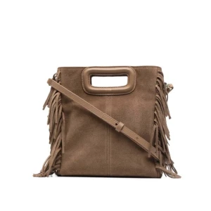 Maje väska  - Säljer denna bruna maje väska i mocka, köpt för ca ett år sedan, den är sparsamt använd och är i mycket bra skick💕pris kan diskuteras 