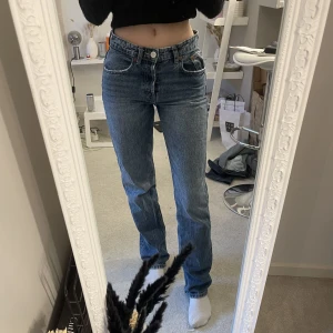 Zara jeans - Säljer mina zara straight mid rise