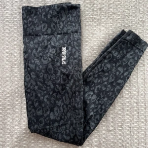 Gymahark  - Träningstights från gymshark, aldrig använda. Storlek: M/L
