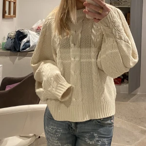 Stickad tröja från NA-KD - Superfin stickad beige tröja från NA-KD i storlek M