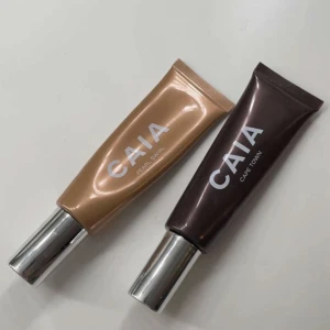 Caia - Säljer Caias Liquid bronzer i färgen Cape Town och deras Highlighter i färgen Pearl Swirl. 😍 De båda är endast testade men var inget för mig. Säljer dem tillsammans gör 175 kr och enskilt för 100 kr. 