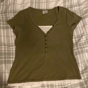 Thriftad tröja  - Jätte bra skick storlek 36 eu 