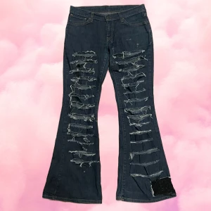 lågmidjade bootcut - supercoola, tyg där nere pga hål 40/82cm