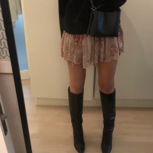 Volangkjol 34/36 - Volangkjol från Lindex, endast testad. Storlek 34/36. ❤️