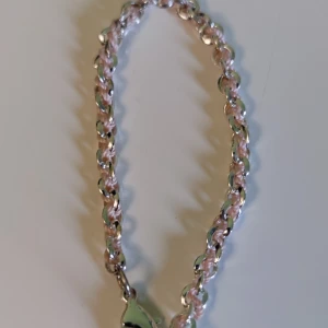 Snö of Sweden armband - Säljer detta söta armband, knappt använt 