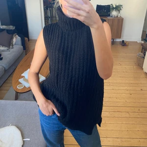 Stickad poloväst - Jättefint skick! 