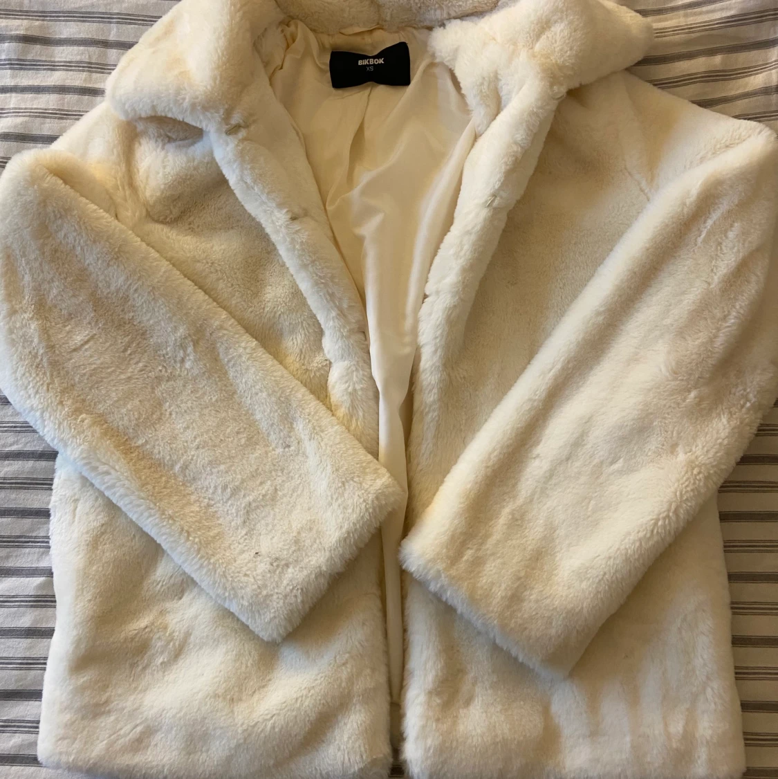 vit faux fur jacka - 91