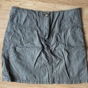 Kjol - Brun kjol storlek 38