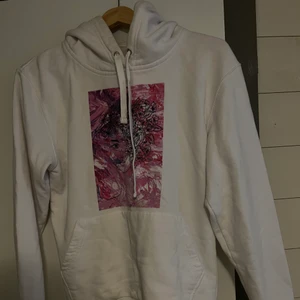 Hoddie från The Cool Elephant  - Väldigt fin hoddie som tyvär inte kommer till användning längre då det inte är min stil! 
