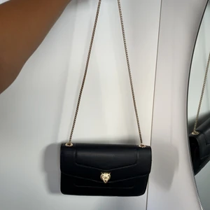 Väska - Säljer denna väskan då den inte kommer till användning 💕