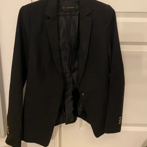 Kavaj zara  - Kavaj från zara, bra skick storlek 36 , skicka för fler bilder eller frågor ! 