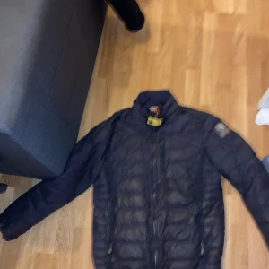 Parajumper jacka  - Jacka i gott skick Pris kan diskuteras 