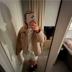 Super snygg jacka nakd - Snygg beige jacka från Nakd  Strl 36