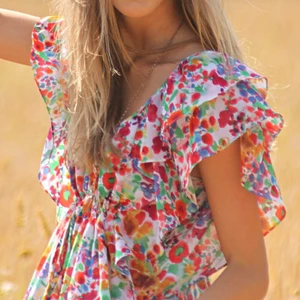 Blommig blus, strl 36 - Härlig, luftig, blommig blus från H&M’s kollektion The Garden Collection. Storlek 36.