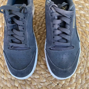 Pumasneakers - Använda men inget att anmärka på stl 37