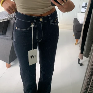 EYTYS JEANS - Helt oanvända Eytys cypress jeans med lappar kvar. Jättesnygg passform men  dom kommer tyvärr inte till användning. Lite små i storleken. Kan skicka egna bilder privat. Kan mötas eller så står köparen för frakten 