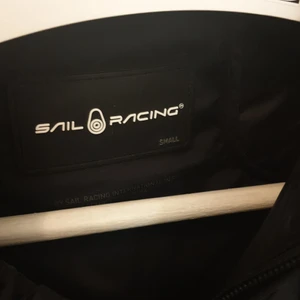 Sail racing väst i dun, storlek S - Endast använd en höst, väldigt gott skick.