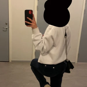 Juicy - Säljer mina Mörkblå juicy i storlek xs dom är nya har inte använt dom så mycket för dom är ganska stora på mig säljer för typ 600