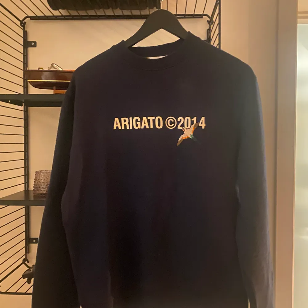 Arigato tröja, använd 4 gånger i nyskick. Funkar för S och M. Tröjor & Koftor.