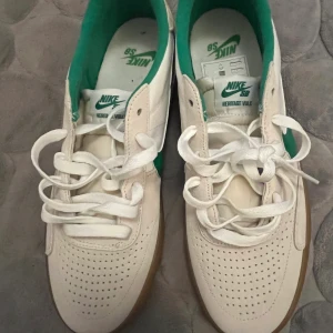 Nike SB Heritage Vulc - Helt ny nike sb skate sko. Kan skicka fler bilder om ni frågar.