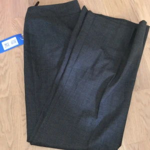 Kostymbyxor  - Skriv för fler bilder. Köpta på Sellpy. Jag har aldrig använt dem. 