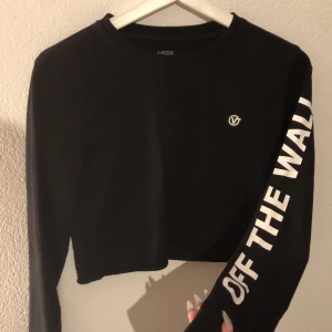 Vans-tröja - Tröja från vans som jag skulle klassa som magtröja.  Använd få gånger, men finns inga anmärkningar på den 
