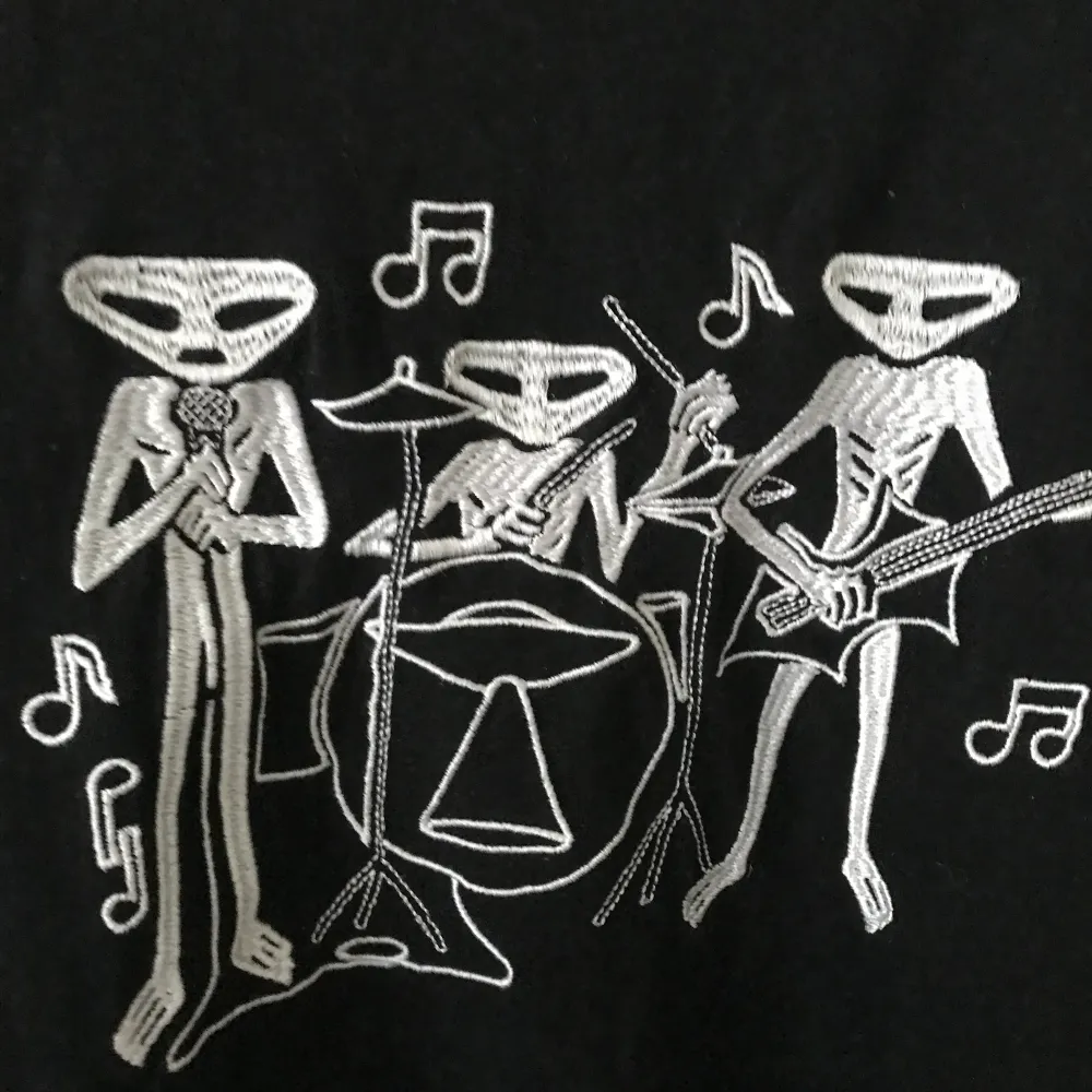 Aliens band . Skjortor.