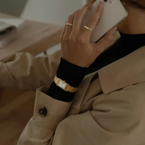 Mockberg timeless - Säljer min nästan helt oanvända Mockberg Timeless kommer med låda och alla länkbutar påsatta ! Nypris 1599