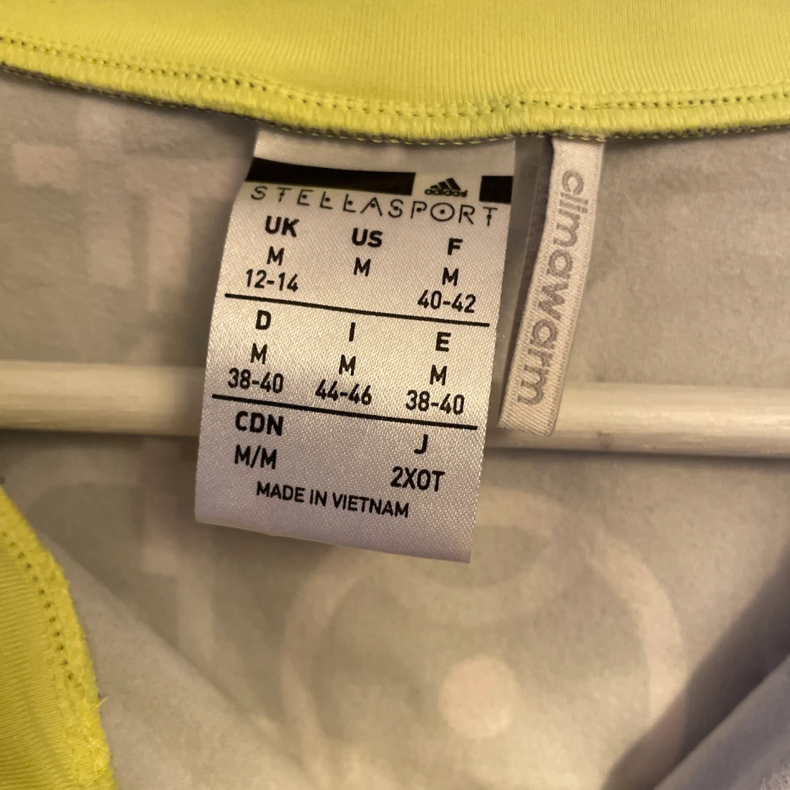 Stella McCartney, STELLASPORT ADIDAS, croppad träningströja. - 90