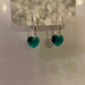 Äkta Swarowski och silver örhänge (nya)  - Detta är äkta Swarowski-kristall örhängen som är helt nya (Jag gör de själv). De är även i äkta sterling silver 925. Köparen står för frakt