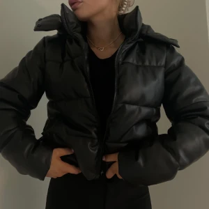 NA-KD Vinter jacka  - NA-KD Jacka. Använd ett fåtal gånger utan något slitage 