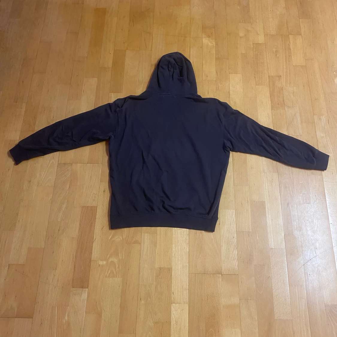 Hoodie från Valiant - 90