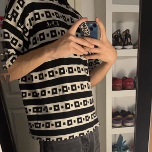 Polar t shirt - polartröja från 2020, storlek medium. jättebraskick, knappt använd 💕💕 skriv PM då snackar vi mer!! 