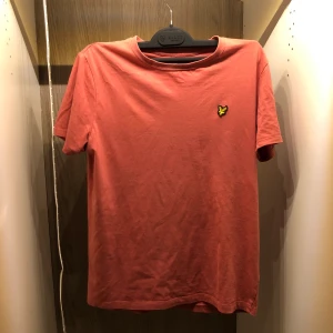 Lyle & scott t-shirt  - Använd typ 1 gång  