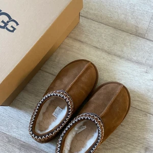 Uggs tasman - Uggs tasman chestnut strl 36. Helt nya, ej använda pga fel storlek. 