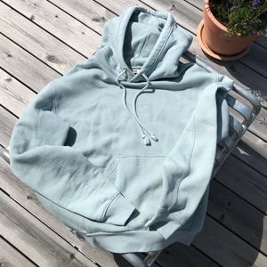 Weekday Hoodie - Säljer fin mintgrön hoodie från Weekday. Frakt ingår ej, kan även mötas upp i Göteborg! 