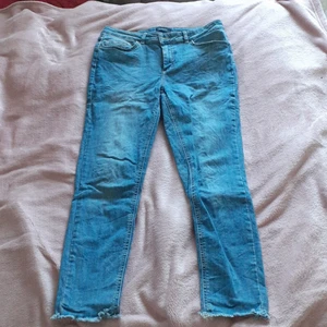Skinny jeans från Pices i strl L - Köpta här på plick men tyvärr va dom lite korta för mig och därför säljes de. Annars väldigt snygga i strl L passar M oxå med både fram och bakfickor 