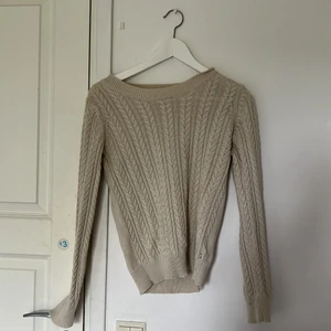 Tröjor - Bild 1: HM xs 50:- Bild 2: Gant xs 100:- Bild 3: Gina Tricot s 50:-