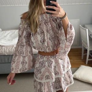 Blommig blus - Superfin blommig blus 💗 knappt använd 